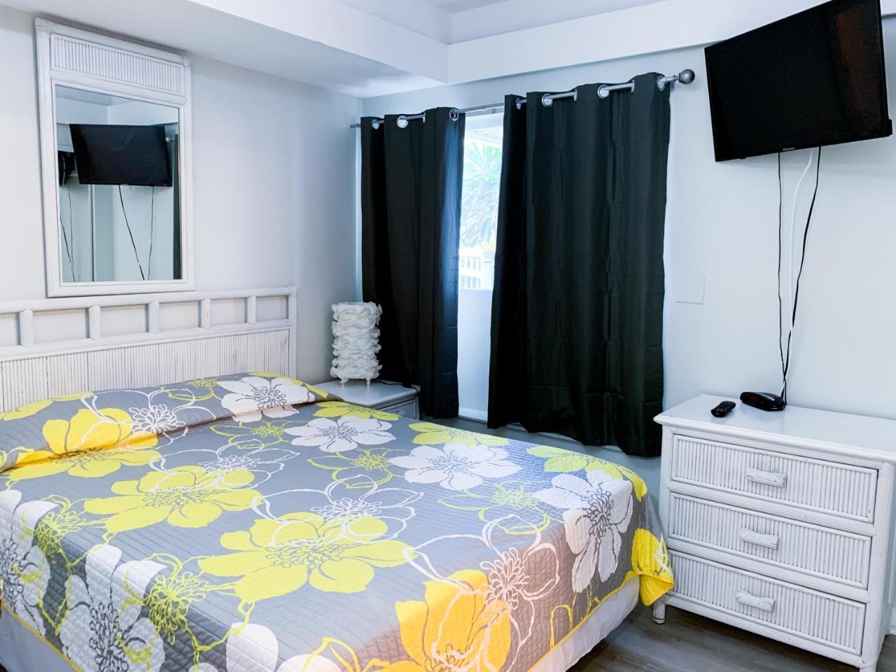 Coral Tides Resort ปอมปาโนบีช ภายนอก รูปภาพ