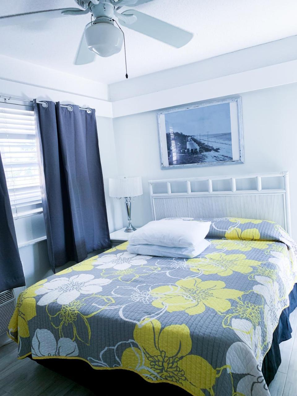 Coral Tides Resort ปอมปาโนบีช ภายนอก รูปภาพ