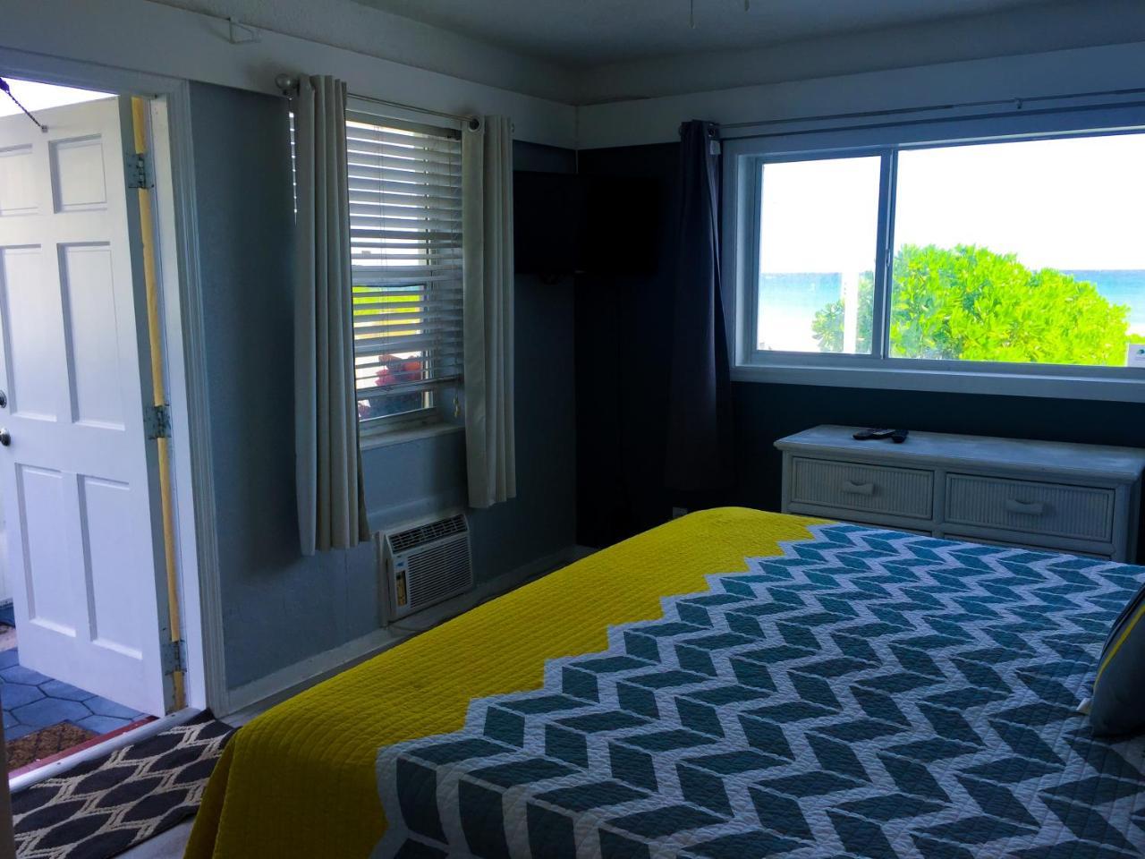 Coral Tides Resort ปอมปาโนบีช ภายนอก รูปภาพ