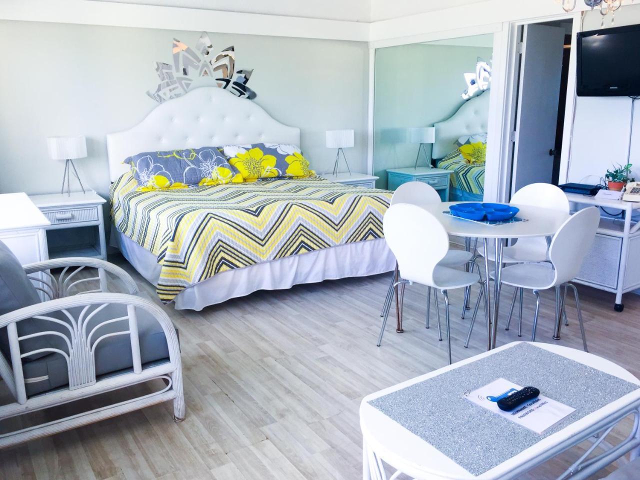 Coral Tides Resort ปอมปาโนบีช ภายนอก รูปภาพ